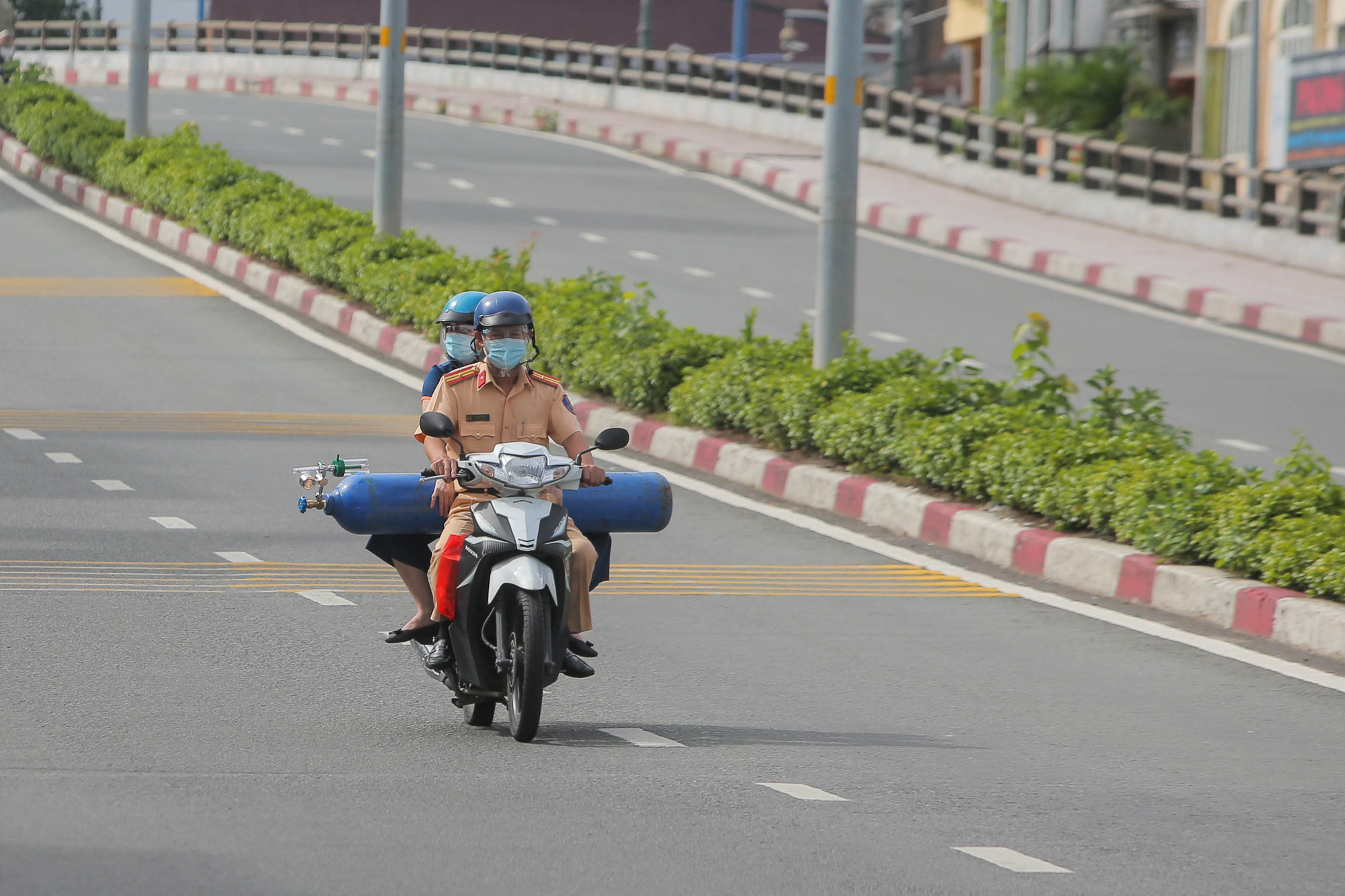 Những ai được chở bình oxy trên đường ở TP HCM?