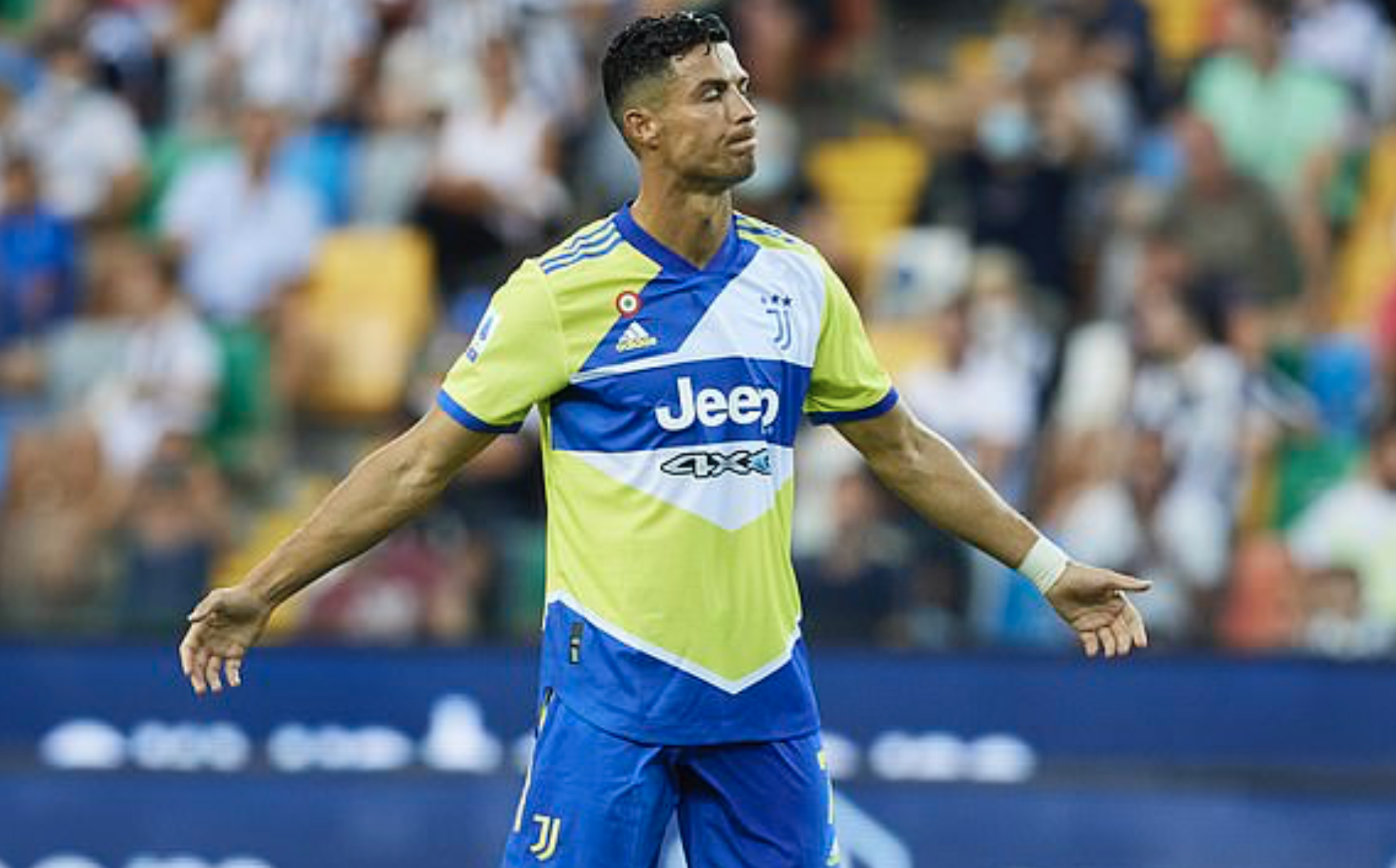 Juventus gởi t&acirc;m thư chia tay Ronaldo, CĐV nghẹn ng&agrave;o x&uacute;c động - Ảnh 1.