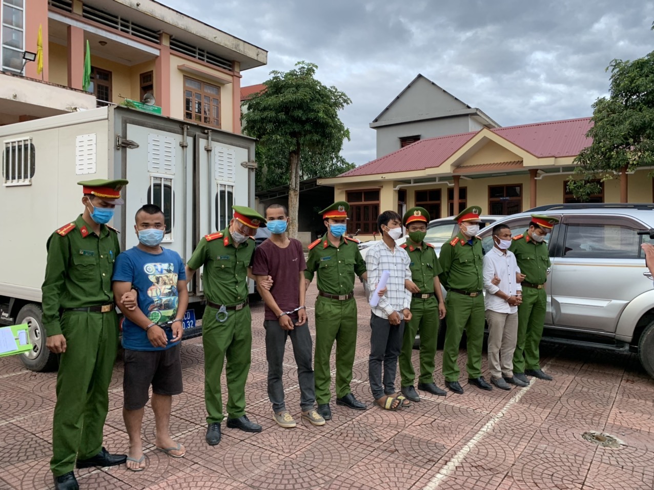 Khởi tố, bắt giam 4 kẻ "gây rối trật tự công cộng" ở Quảng Trị