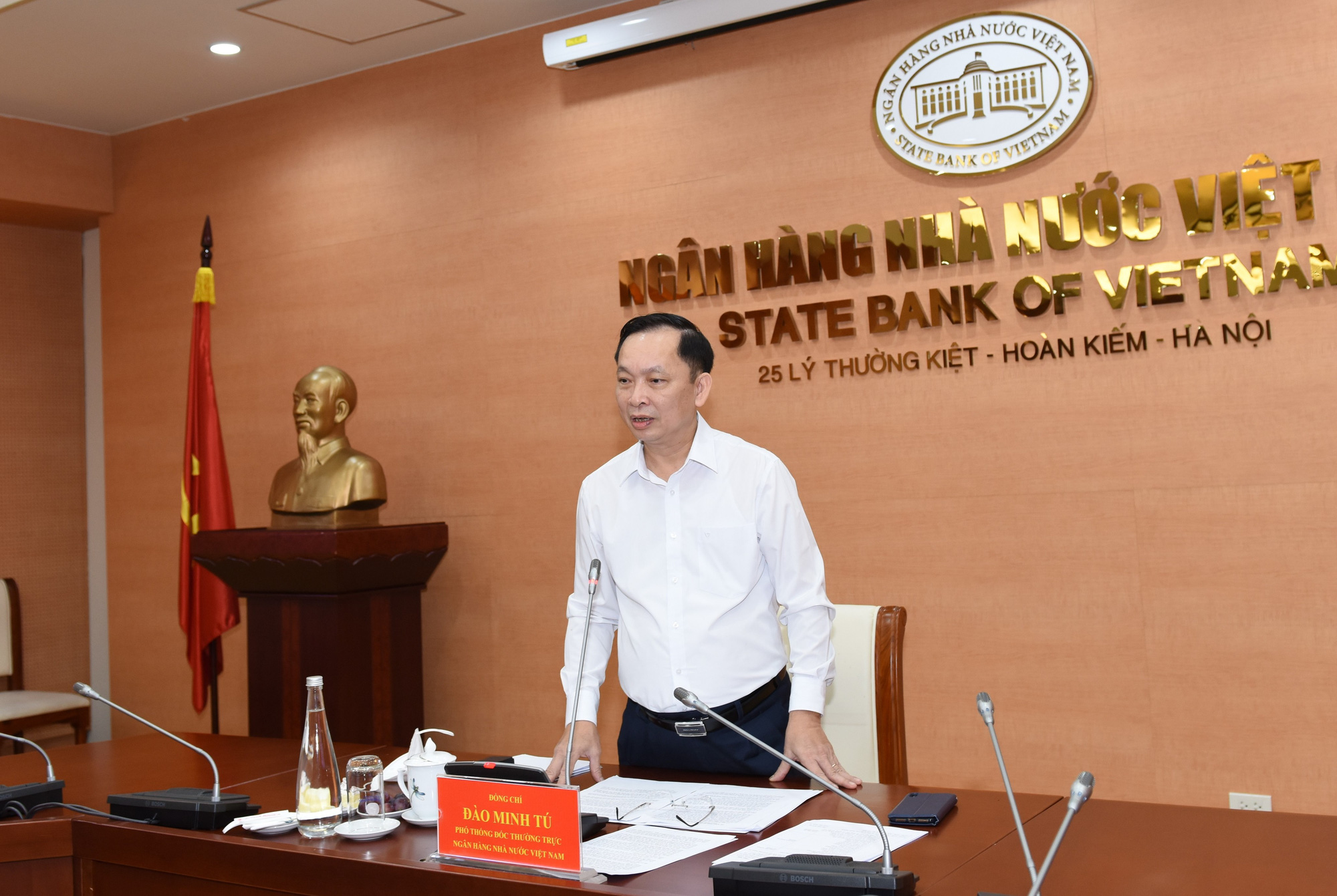 Phó Thống đốc yêu cầu gỡ khó cho doanh nghiệp thu mua lúa gạo ĐBSCL - Ảnh 1.