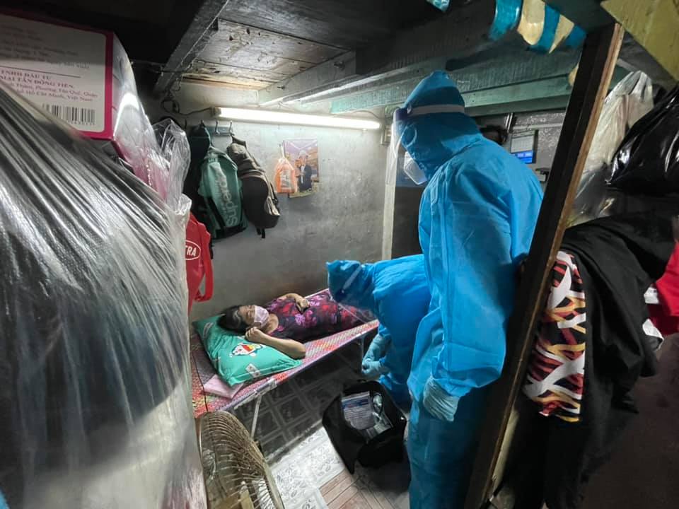 Phát thuốc Molnupiravir điều trị cho F0 tại nhà
