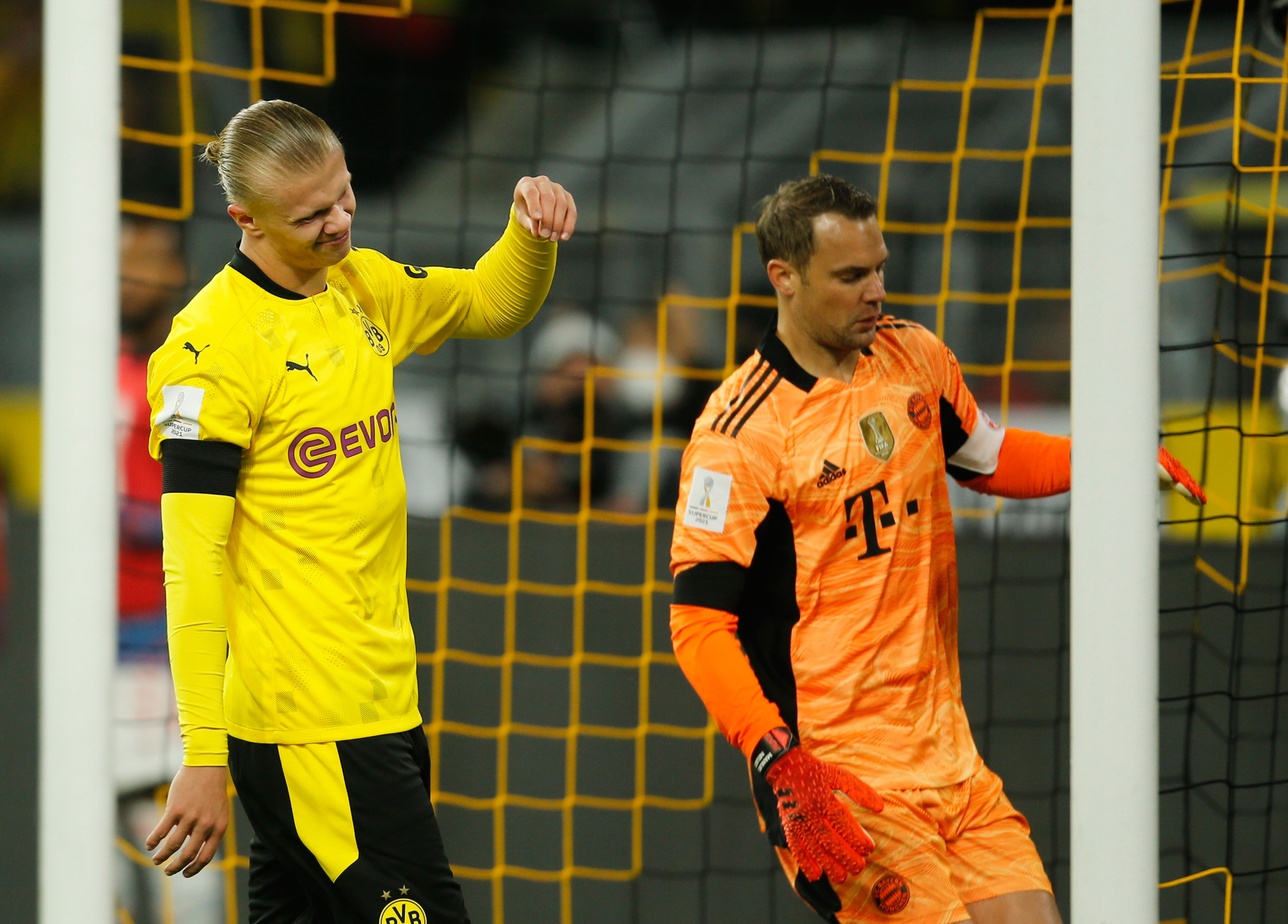 Dortmund vất vả vá lỗ hổng phòng ngự