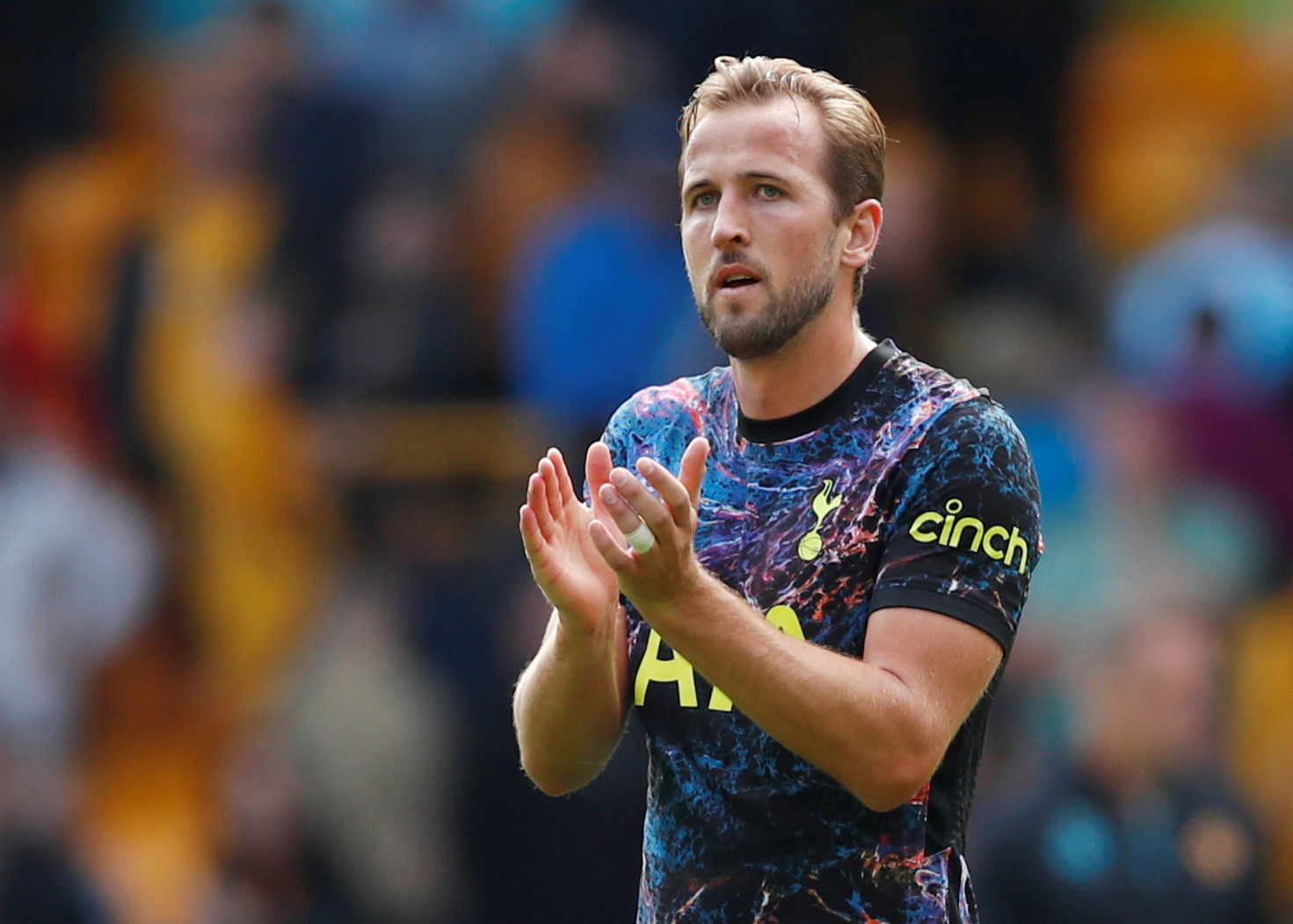 Hợp đồng 150 triệu bảng hóa "bom xịt", Harry Kane không rời Tottenham