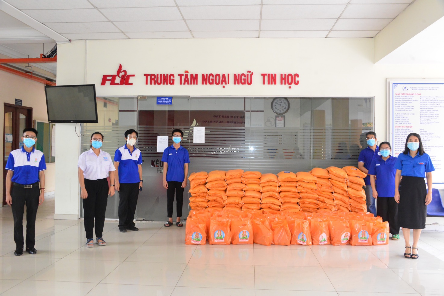 Quỹ Từ thiện Kim Oanh hỗ trợ người d&acirc;n v&ugrave;ng dịch - Ảnh 1.