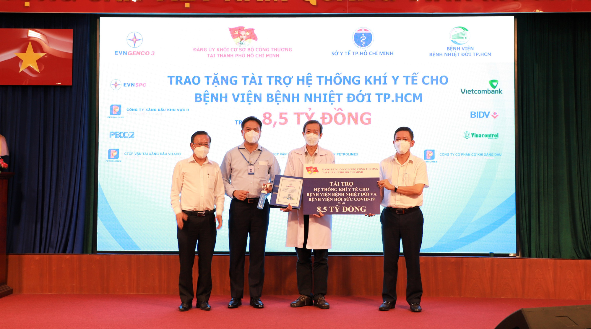 Thêm hệ thống oxy cho gần 400 giường điều trị Covid-19 tại Bệnh viện Bệnh Nhiệt đới TP HCM