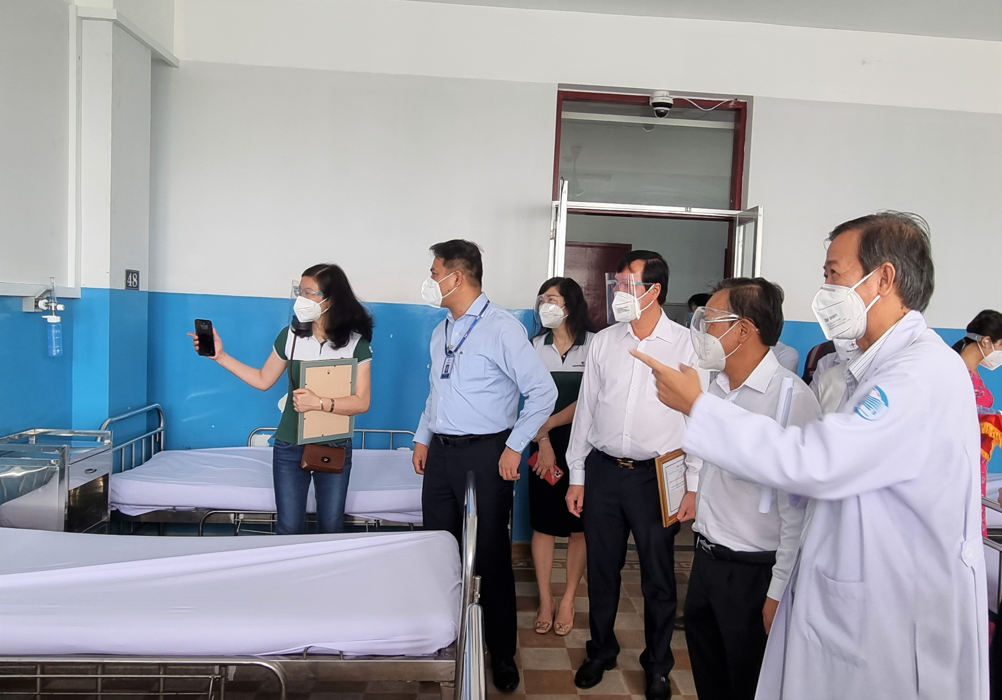 Thêm hệ thống oxy cho gần 400 giường điều trị Covid-19 tại Bệnh viện Bệnh Nhiệt đới TP HCM - Ảnh 3.