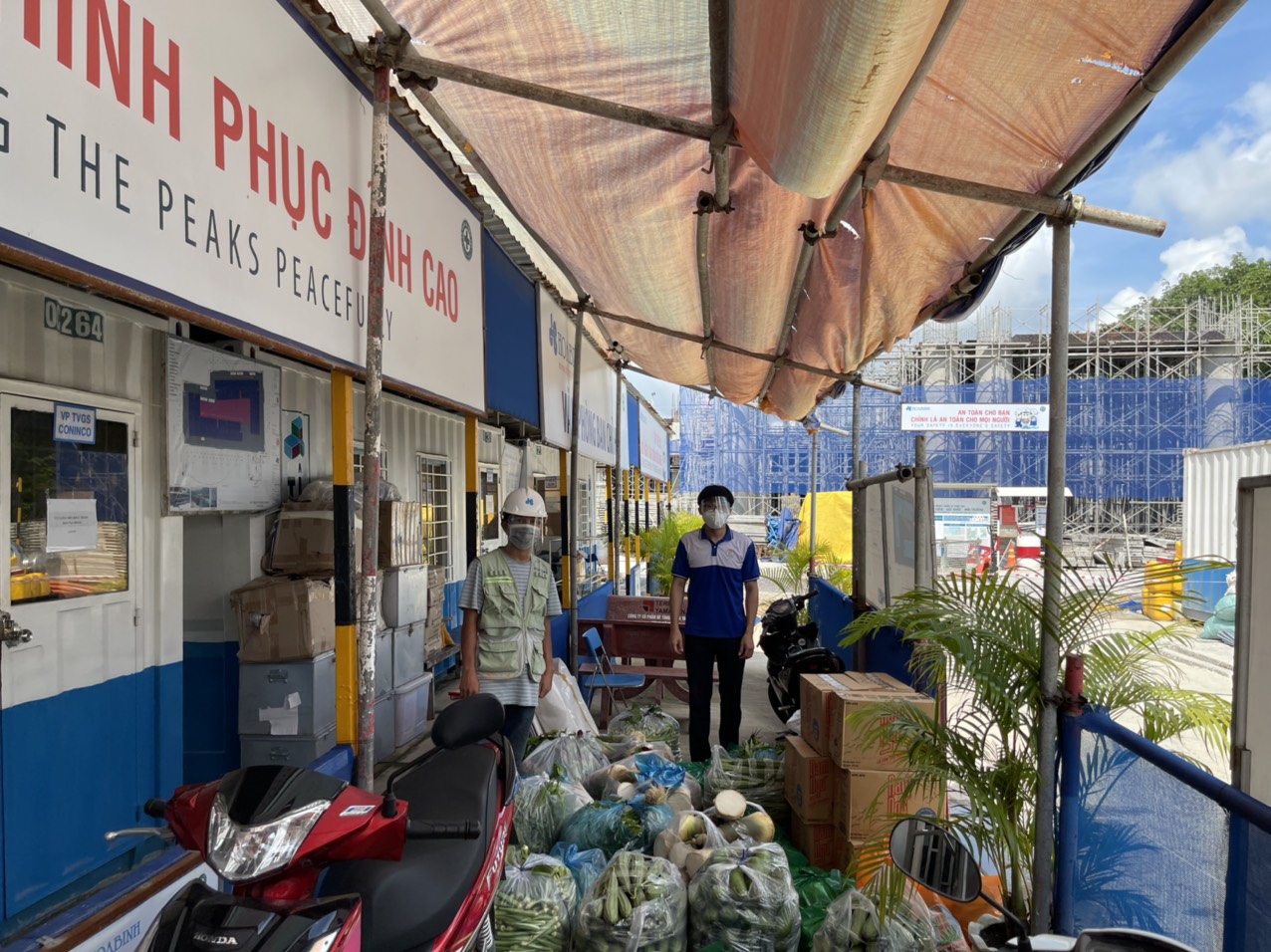 Quỹ Từ thiện Kim Oanh hỗ trợ người d&acirc;n v&ugrave;ng dịch - Ảnh 7.