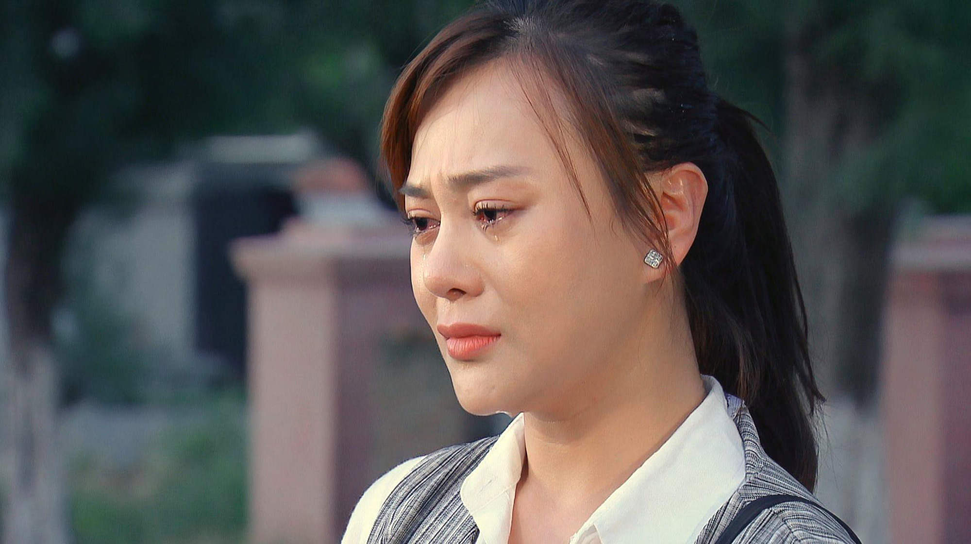 "Hương vị tình thân" phần 2 tập 24 (tập 95): Ông Sinh xuất hiện, quá khứ tù tội có ảnh hưởng đến Nam?