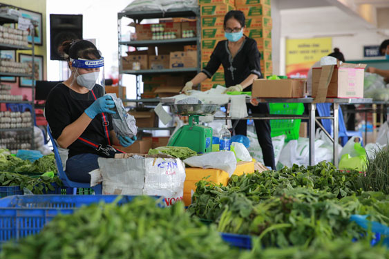 Quá tải đơn hàng "đi chợ hộ"
