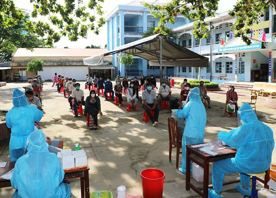 Ngày 27-8, thêm 10.126 người khỏi bệnh, 12.920 ca mắc Covid-19