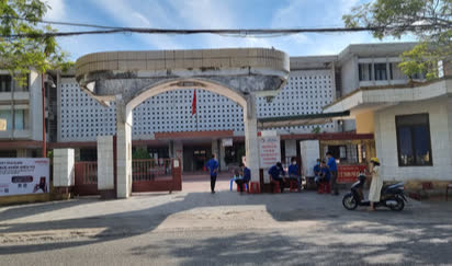 Nhân viên trung tâm y tế dương tính với SARS-CoV-2, có 40 F1