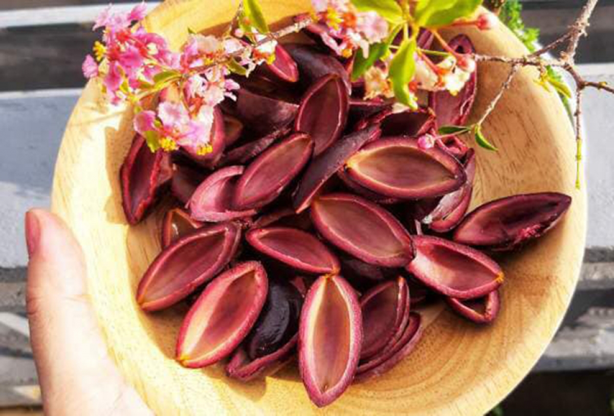 Tr&aacute;m nếp đen Cao Bằng v&agrave;o m&ugrave;a gi&aacute; rẻ chưa từng thấy - Ảnh 1.