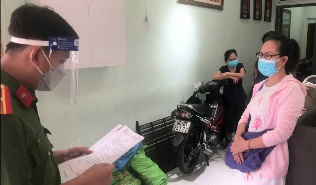 Bắt giam 1 chủ tiệm vàng tại TP HCM do liên quan trùm buôn lậu Mười Tường - Ảnh 6.