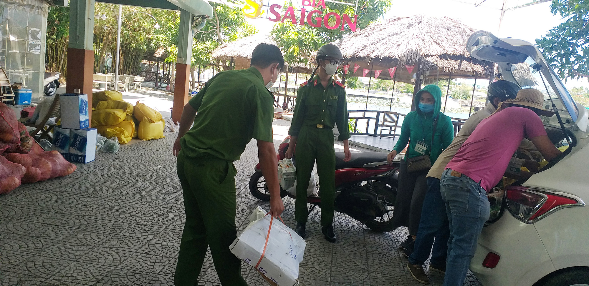 Công an Đà Nẵng tổ chức bán lương thực, thực phẩm giá rẻ cho dân