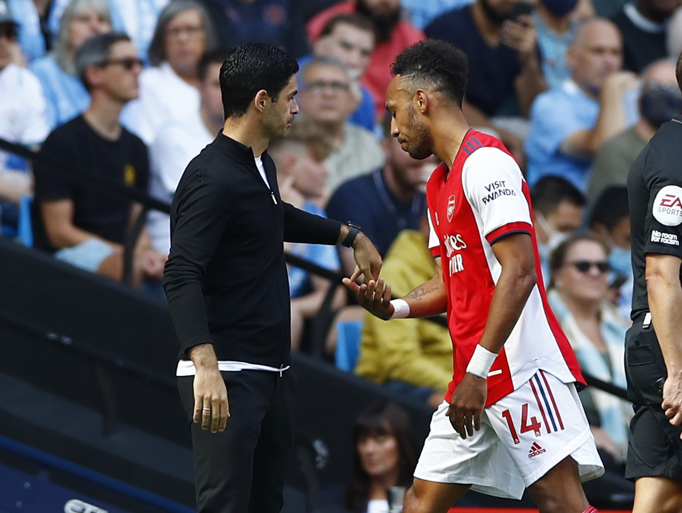 Đổ bể thương vụ Aubameyang, Arsenal v&agrave; Barcelona đau đầu với sao Gabon - Ảnh 1.