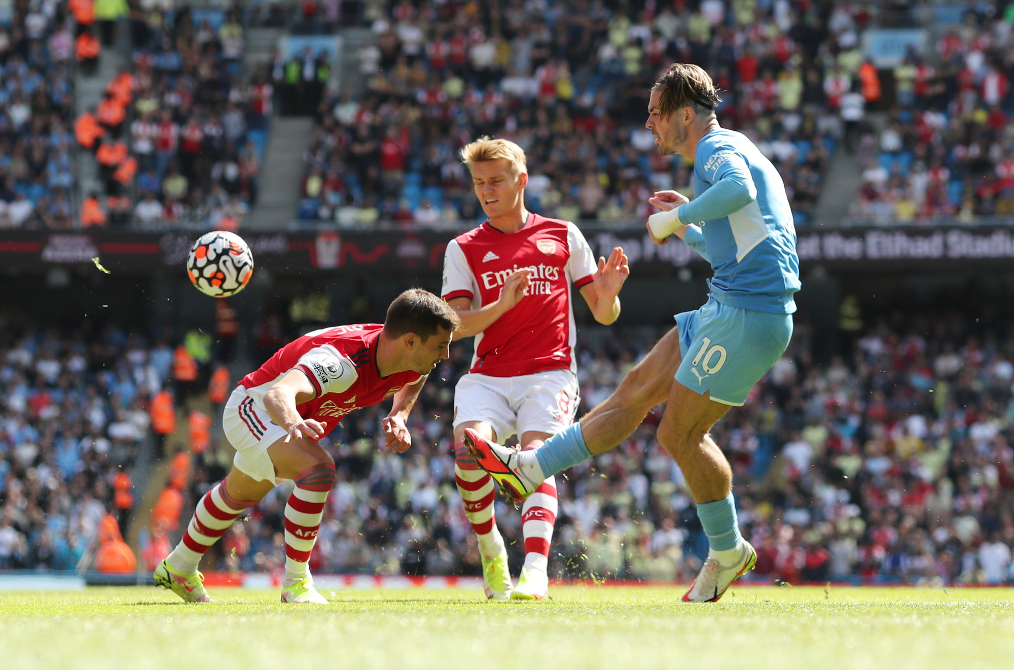 Công cùn thủ kém, Arsenal thua thảm 0-5 trước Man City