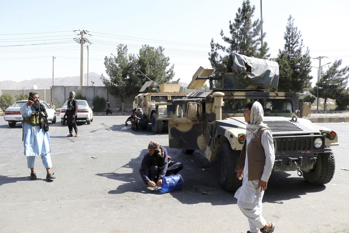 Cùng uống trà hôm trước, hôm sau Taliban bắn chết ca sĩ Afghanistan