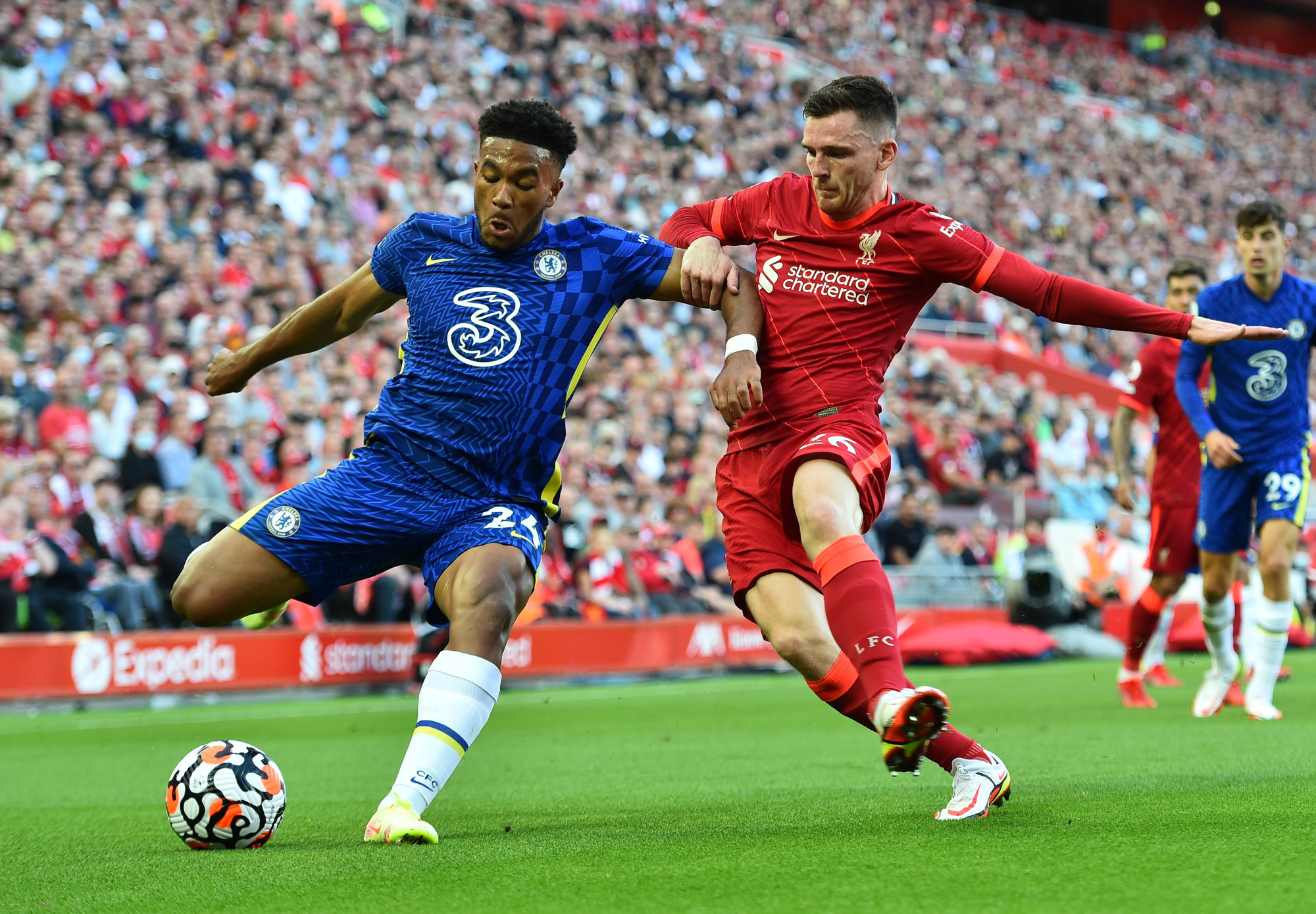 HLV Chelsea chỉ tr&iacute;ch trọng t&agrave;i v&igrave; tấm thẻ đỏ của học tr&ograve; - Ảnh 3.