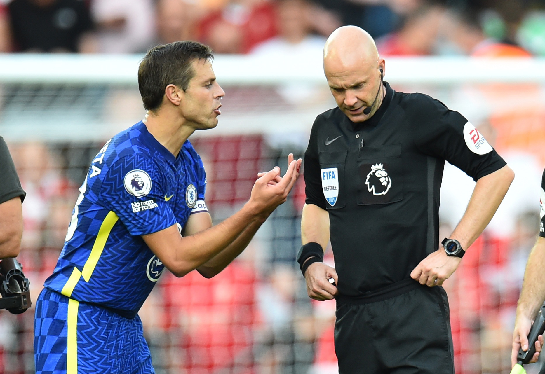 HLV Chelsea chỉ trích trọng tài vì tấm thẻ đỏ của học trò
