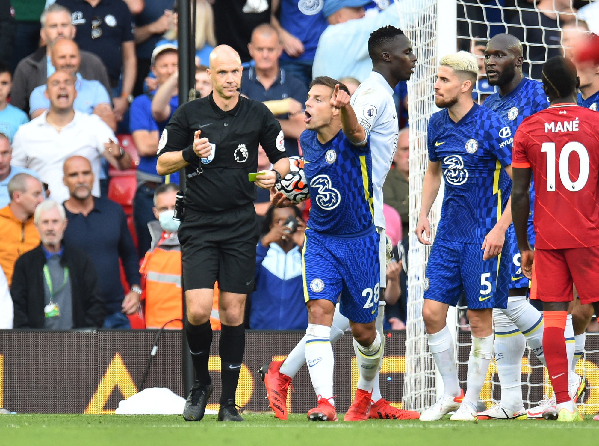 HLV Chelsea chỉ tr&iacute;ch trọng t&agrave;i v&igrave; tấm thẻ đỏ của học tr&ograve; - Ảnh 6.