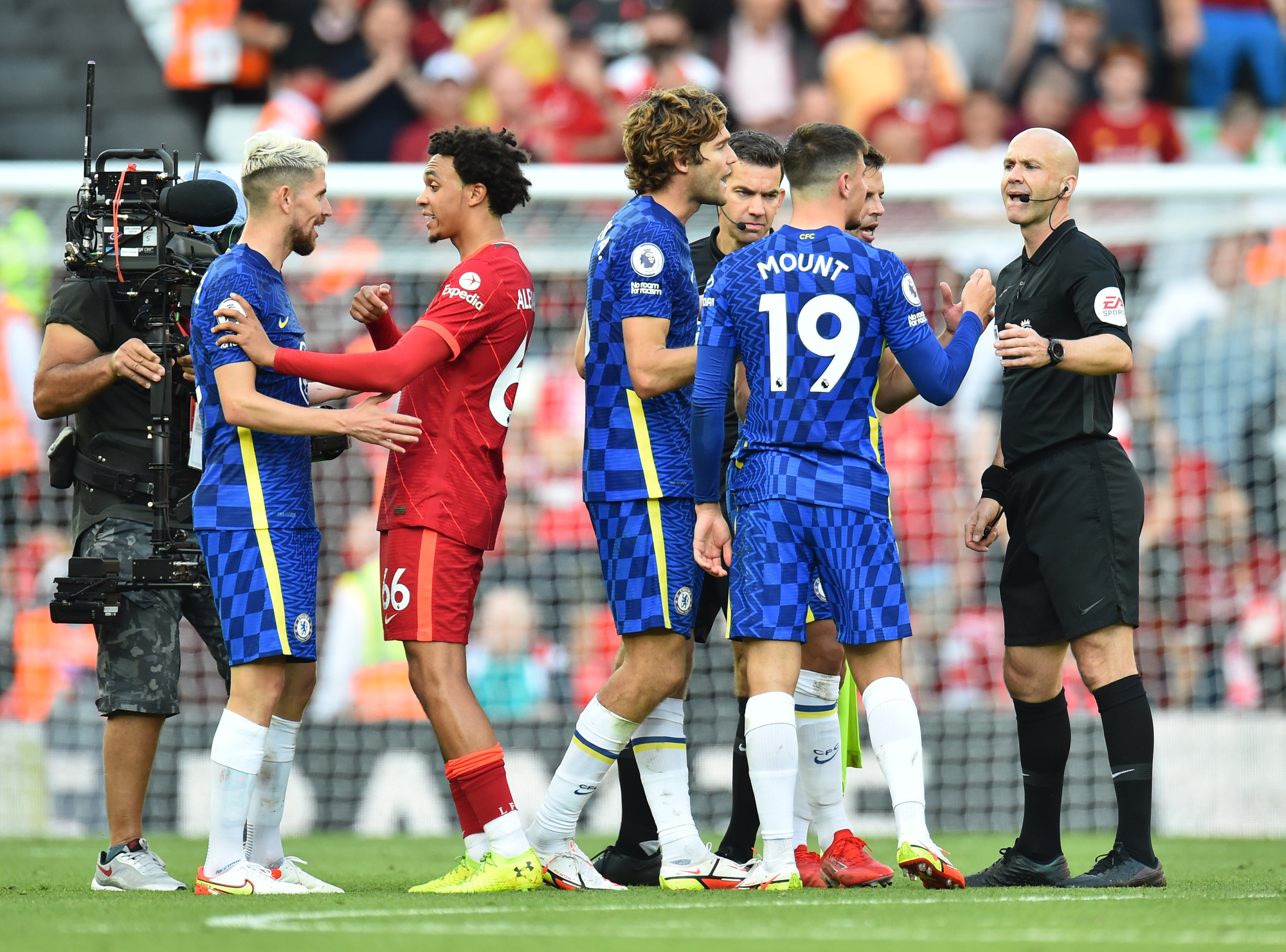 HLV Chelsea chỉ tr&iacute;ch trọng t&agrave;i v&igrave; tấm thẻ đỏ của học tr&ograve; - Ảnh 7.