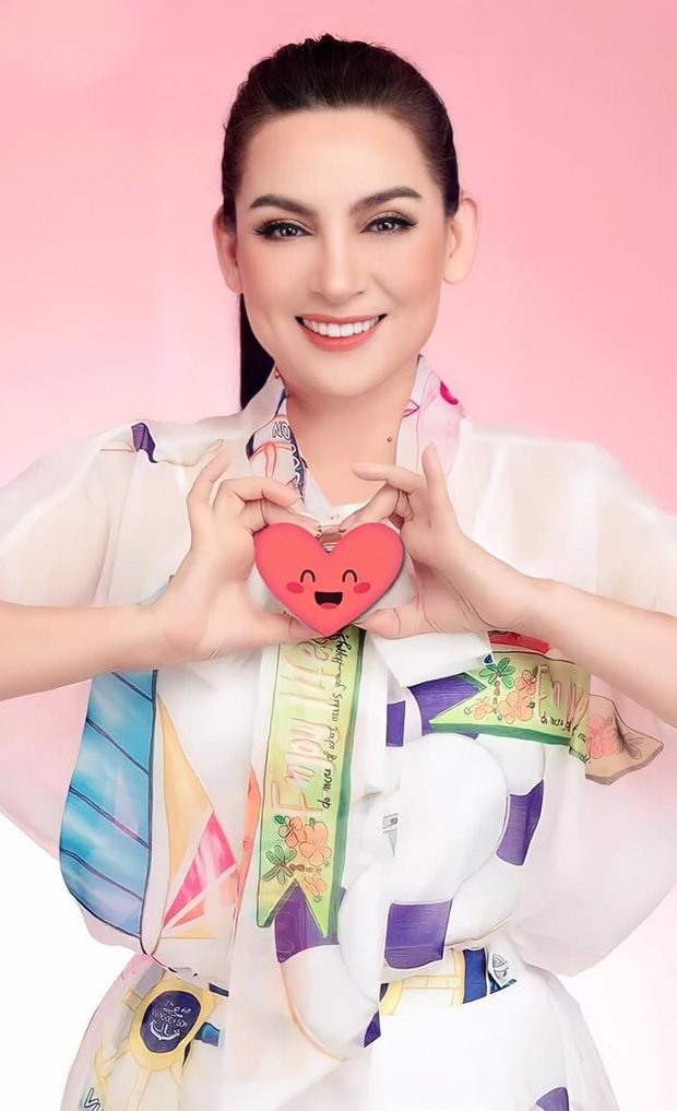 Sức khoẻ của ca sĩ Phi Nhung đã tốt hơn sau 3 ngày điều trị Covid-19 - Ảnh 1.