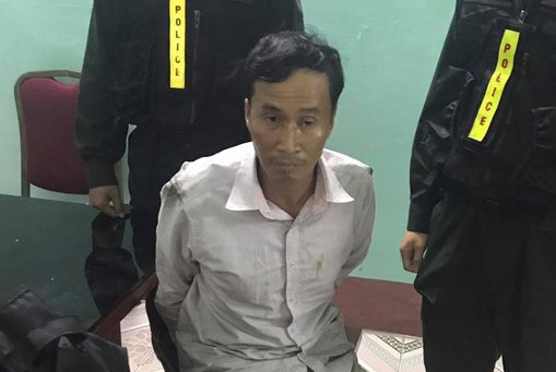 Con trai bóp cổ mẹ đẻ tử vong