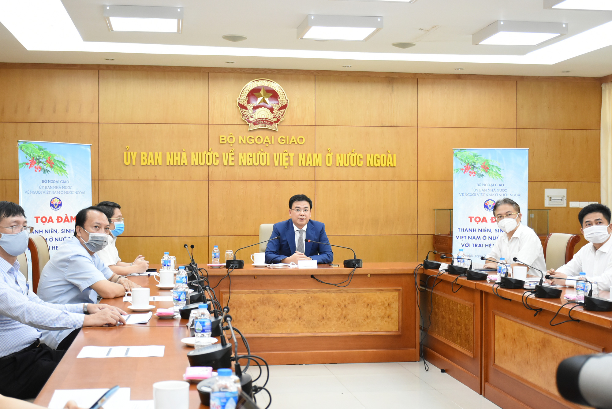 Thanh ni&ecirc;n kiều b&agrave;o hỗ trợ đồng b&agrave;o trong nước chống dịch Covid-19 - Ảnh 1.