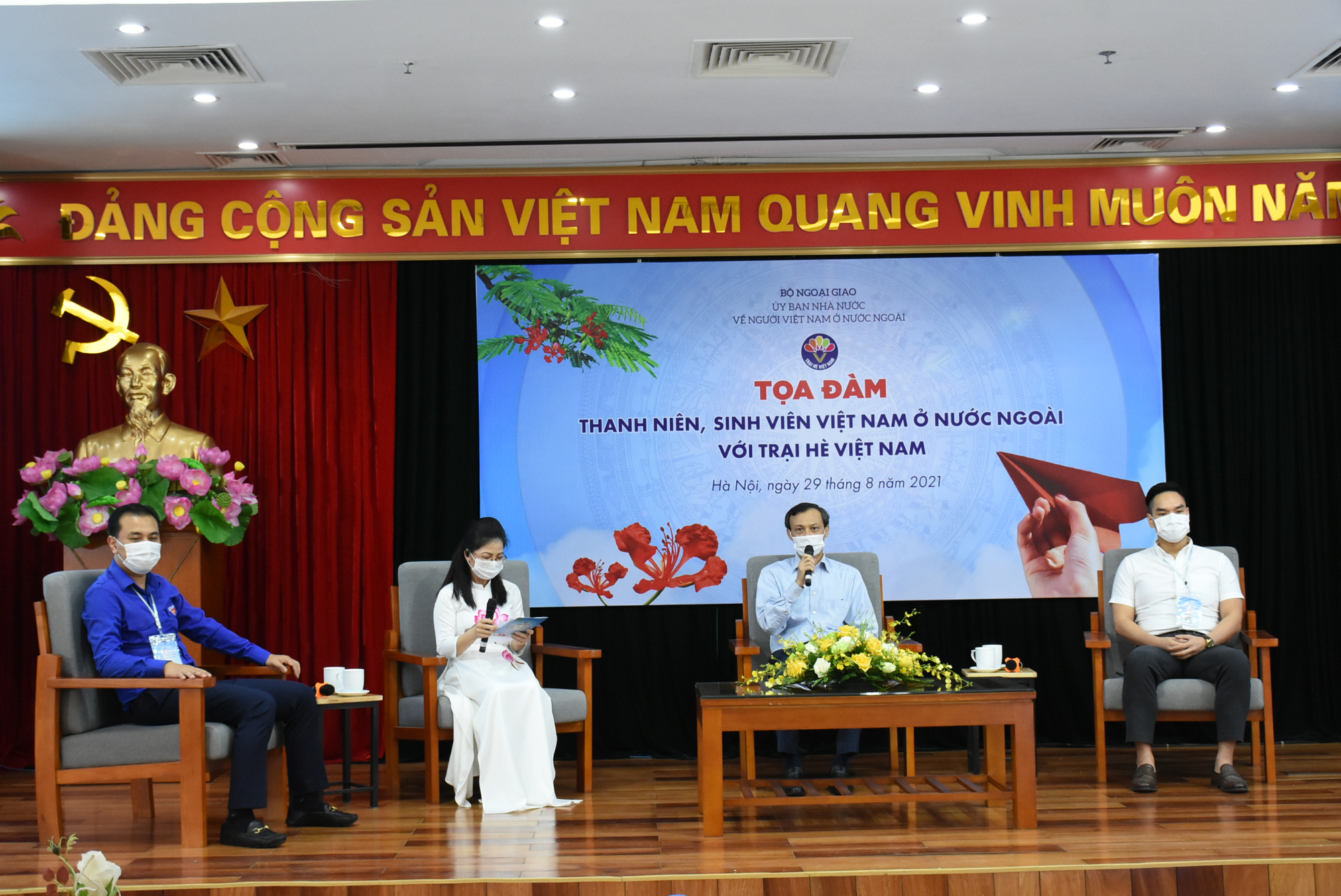 Thanh ni&ecirc;n kiều b&agrave;o hỗ trợ đồng b&agrave;o trong nước chống dịch Covid-19 - Ảnh 2.