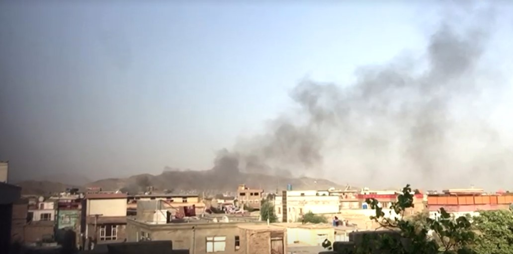 Nổ lớn rung chuyển, Mỹ "xử" kẻ lái xe bom lao vào sân bay Kabul?