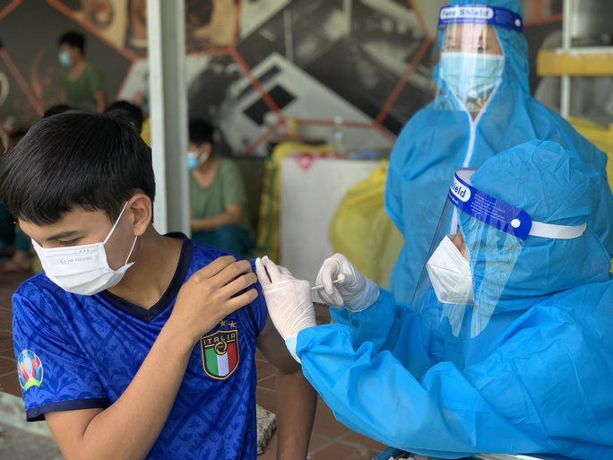 TP HCM bắt đầu đợt 6 tiêm vắc-xin ngừa Covid-19, 1 triệu liều Sinopharm  Bắc Kinh còn chờ kiểm định