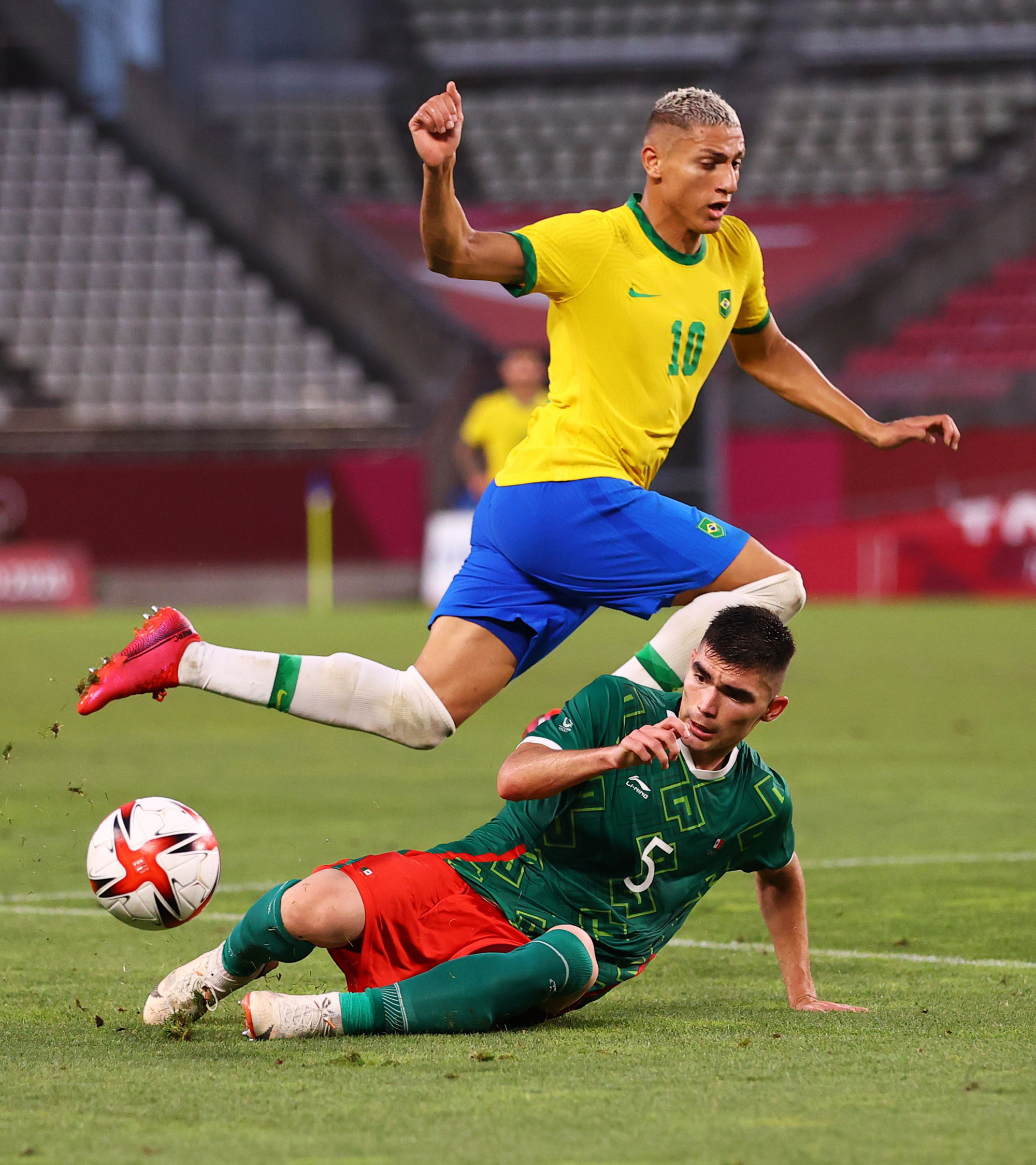 Tuyển Brazil thắng luân lưu, lọt vào chung kết Olympic Tokyo 2020 - Ảnh 6.