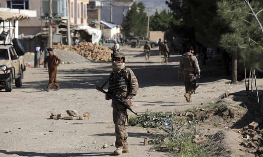 Taliban đánh mạnh ở Afghanistan, Nga thủ chặt biên giới