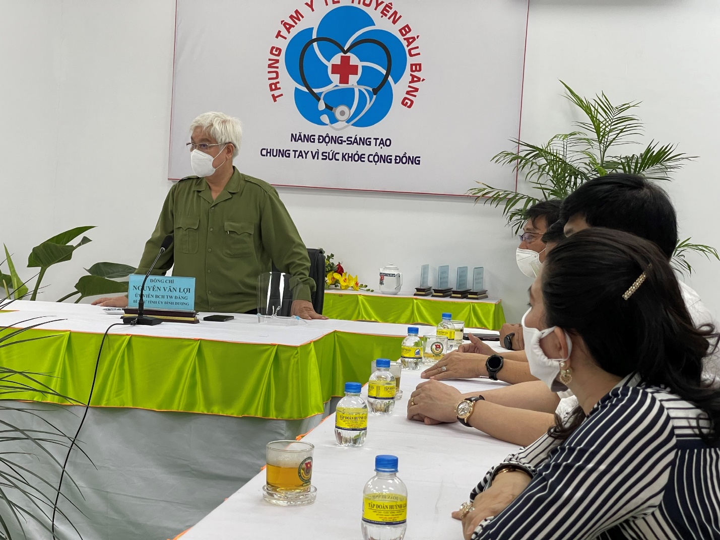 Quỹ Từ thiện Kim Oanh tiếp tục tặng 10 m&aacute;y thở gi&uacute;p tỉnh B&igrave;nh Dương ph&ograve;ng chống dịch - Ảnh 2.