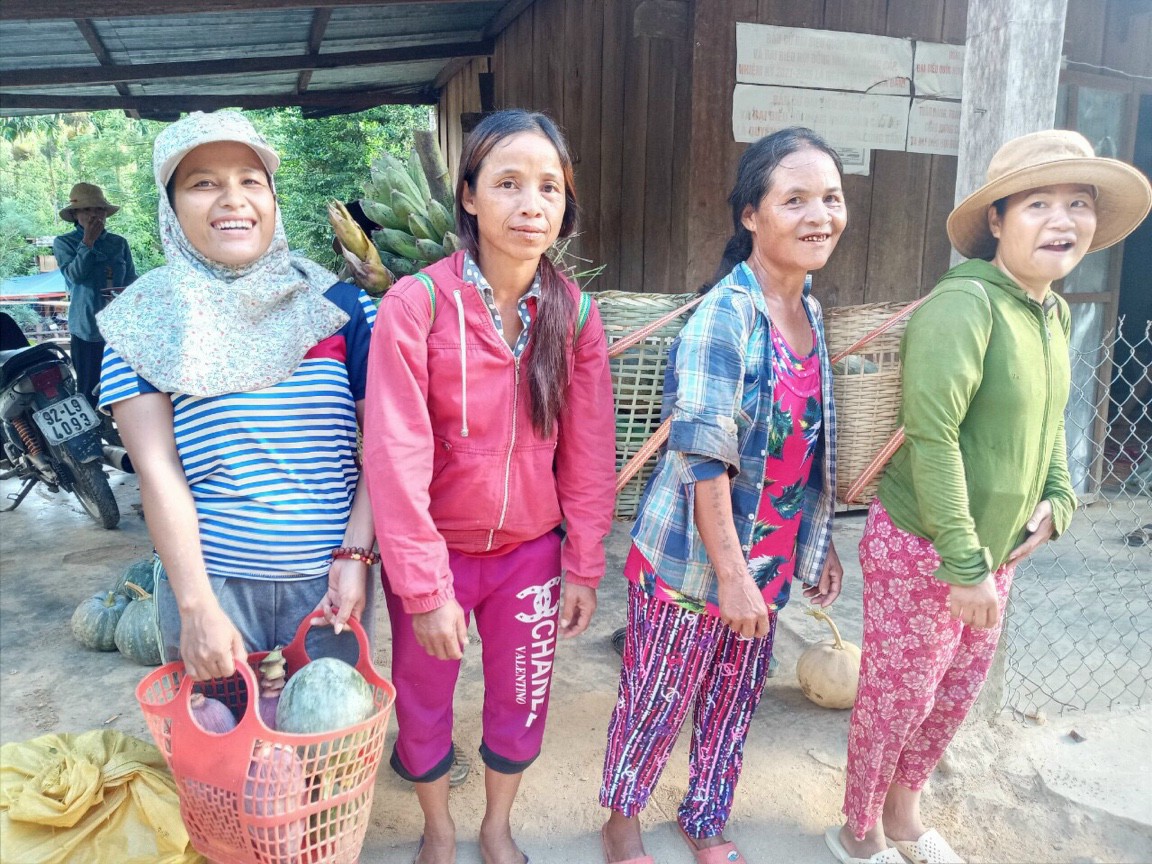 Gửi sản vật cho người dân TP HCM, bà con Trà Leng muốn đền đáp ân tình