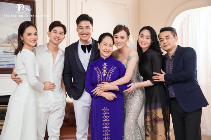 Hương vị t&igrave;nh th&acirc;n tung thiệp cưới đẹp long lanh của Long - Nam - Ảnh 4.