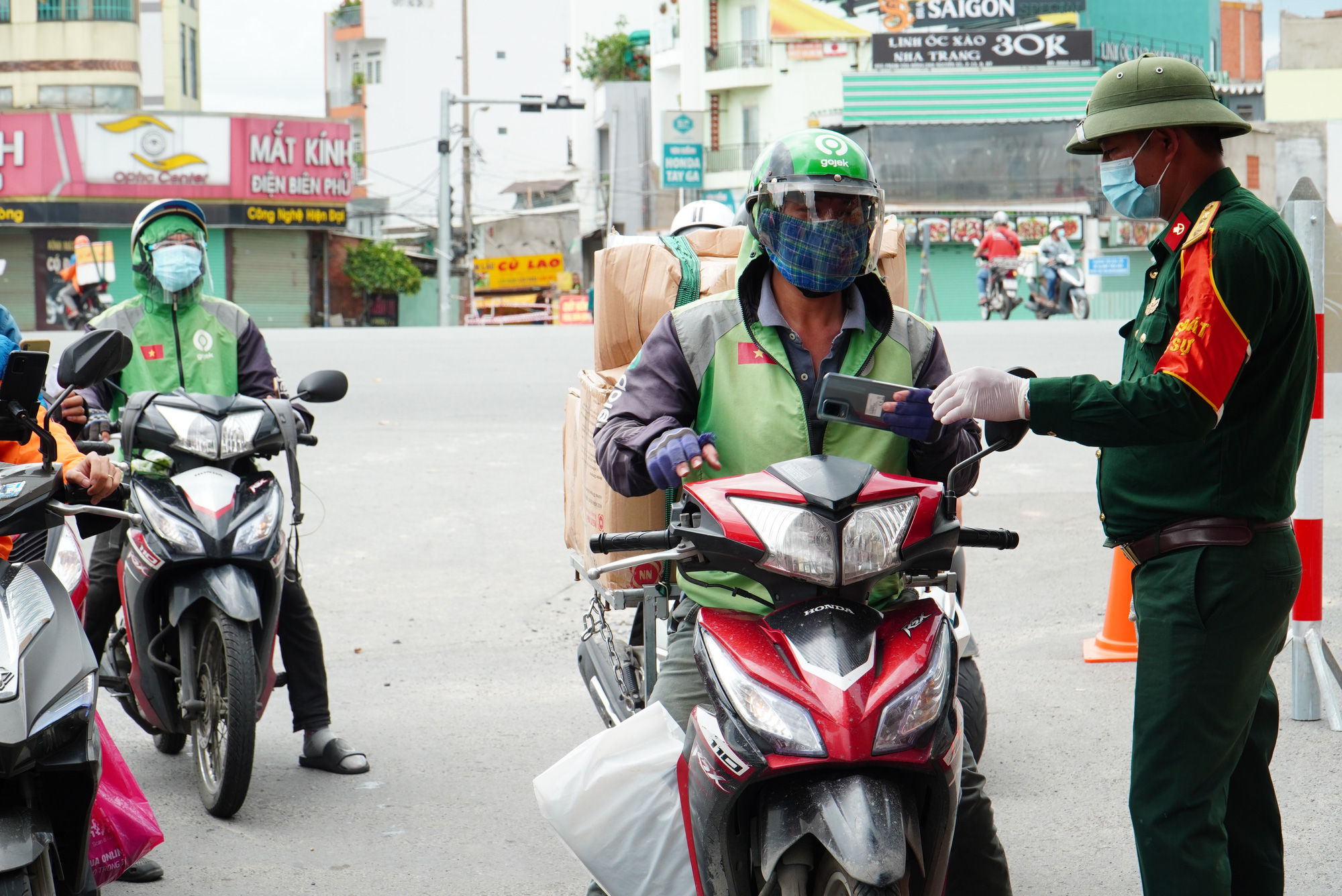 Gojek hỗ trợ 4,15 tỉ đồng, Be đàm phán với ngân hàng để giảm nợ cho tài xế