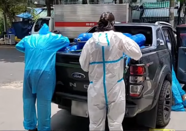 Việt Hương bức xúc về tin đồn đòi tiền khi giao bình oxy - Ảnh 5.