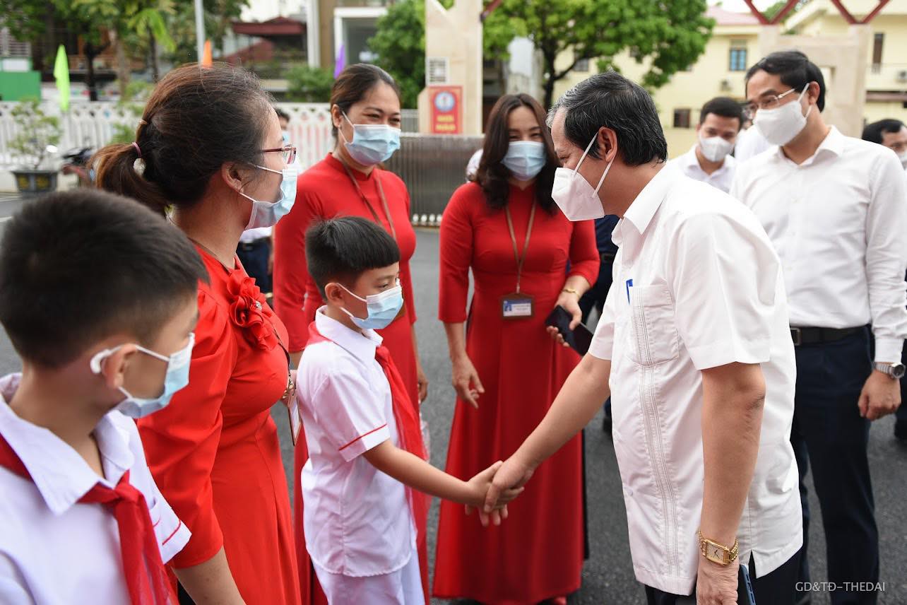 Bộ trưởng Nguyễn Kim Sơn: Lùi năm học mới tại những tỉnh dịch Covid-19 phức tạp
