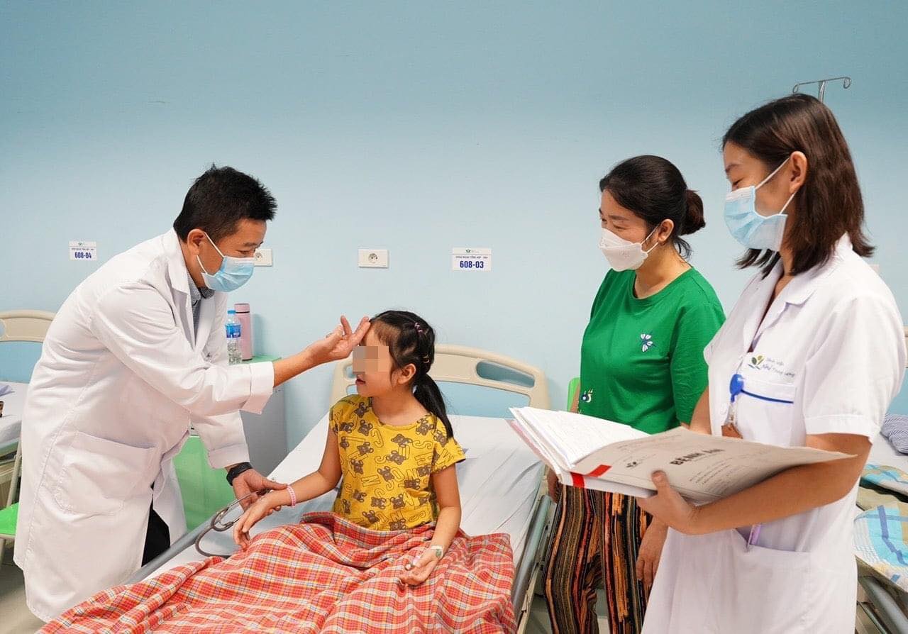 Nhiều trẻ bị biến chứng viêm ruột thừa do điều trị muộn