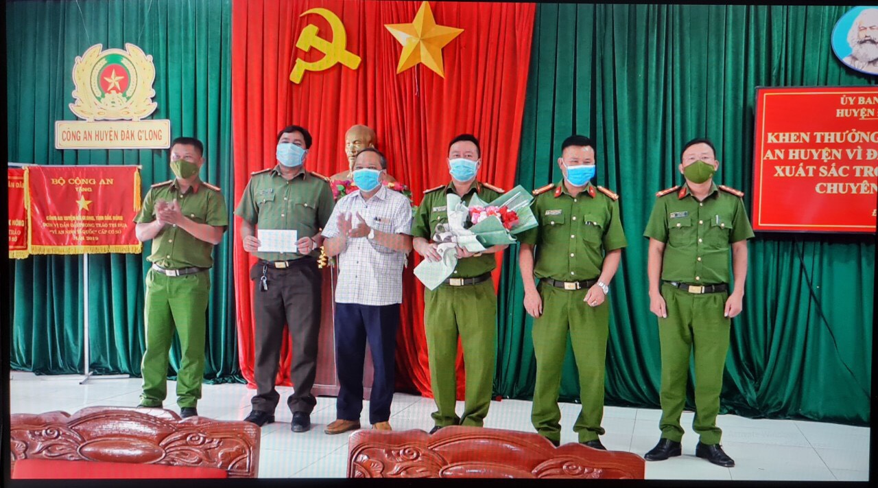 Khởi tố nh&oacute;m Dũng con t&agrave;n ph&aacute; rừng - Ảnh 3.