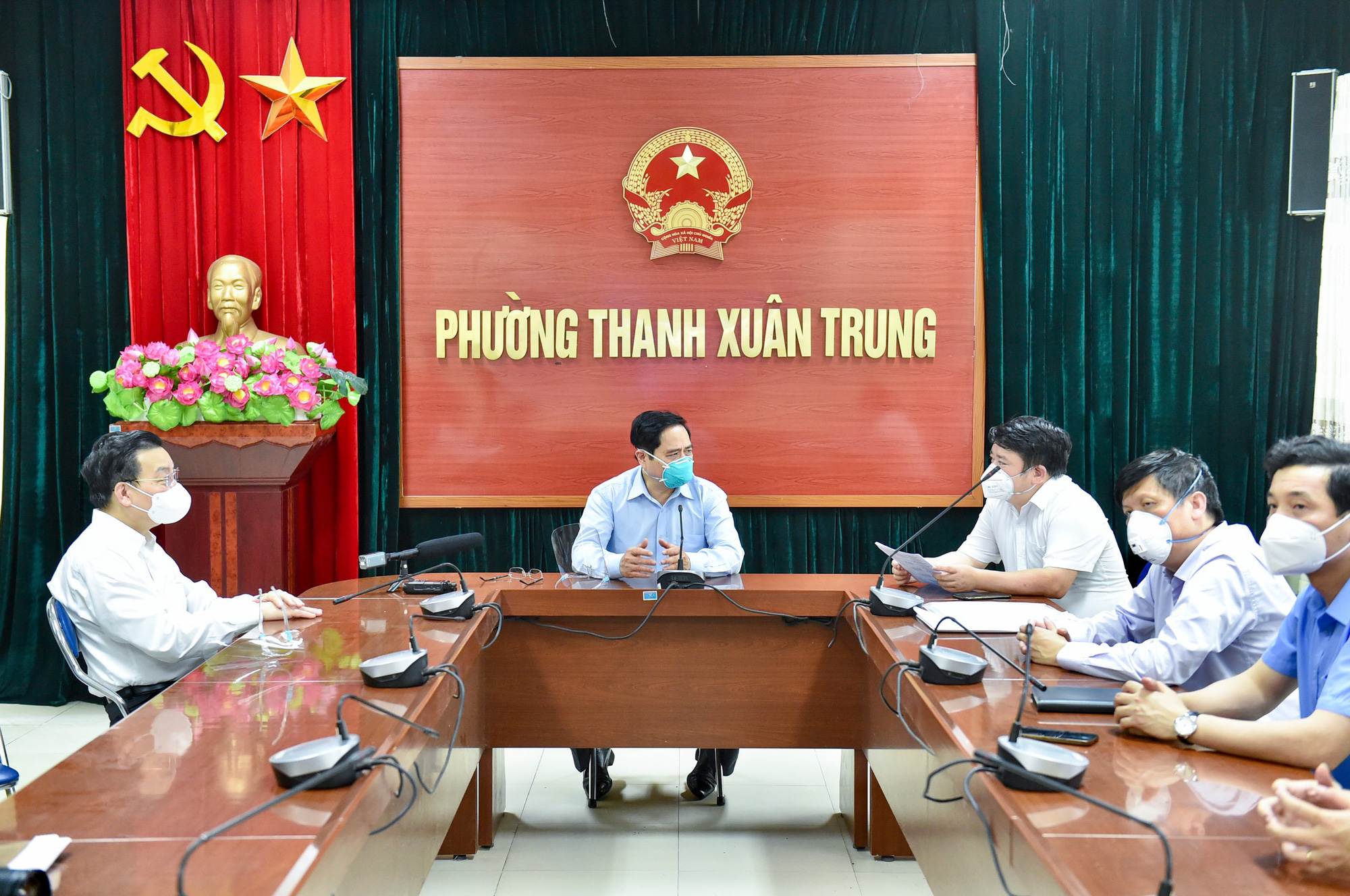 Thủ tướng kiểm tra nhưng Sở chỉ huy của phường c&oacute; 349 ca mắc Covid-19 kh&ocirc;ng người trực - Ảnh 3.