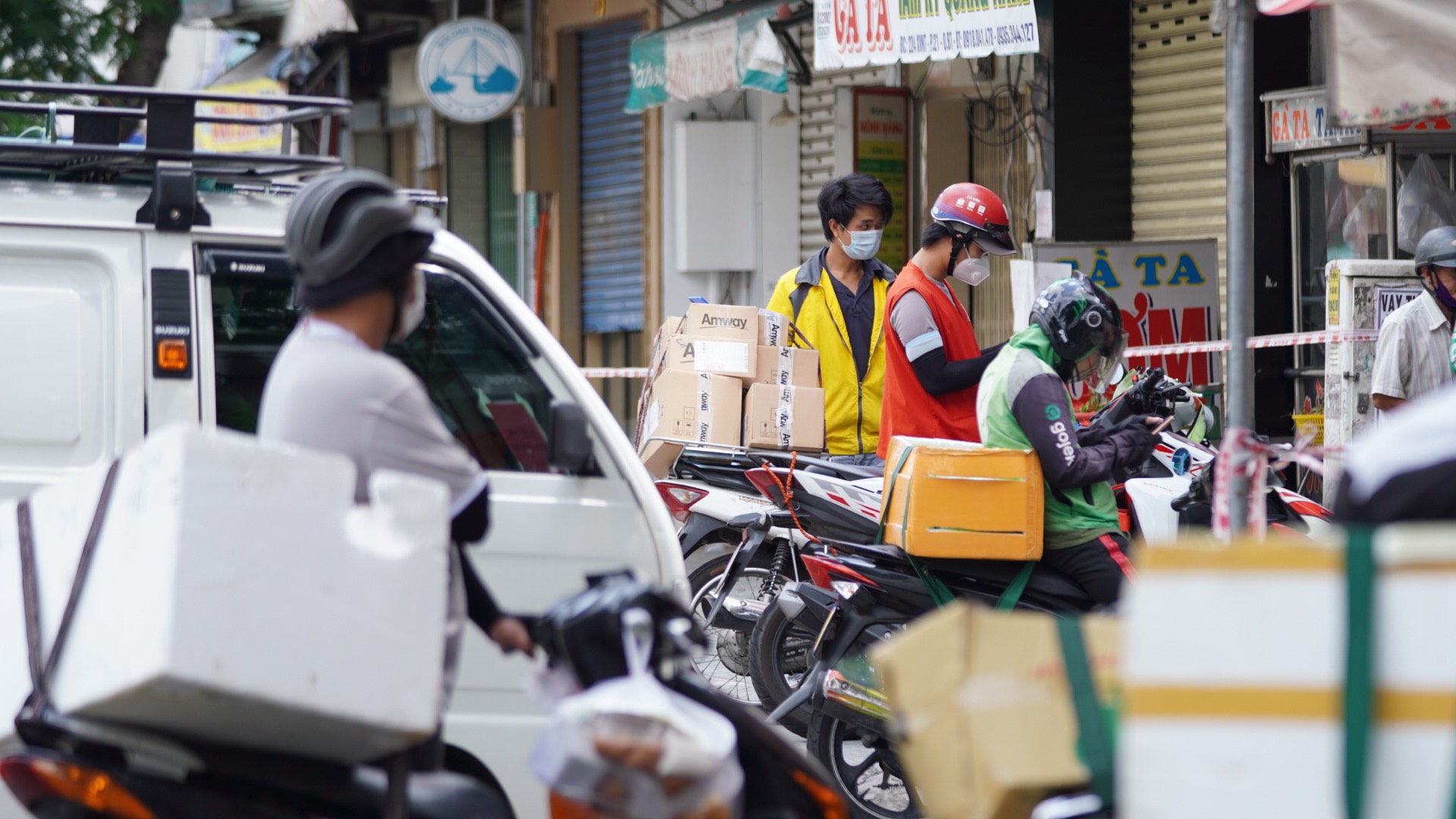 TP HCM: Kiến nghị cho siêu thị, cửa hàng và shipper được hoạt động tới 21 giờ mỗi ngày
