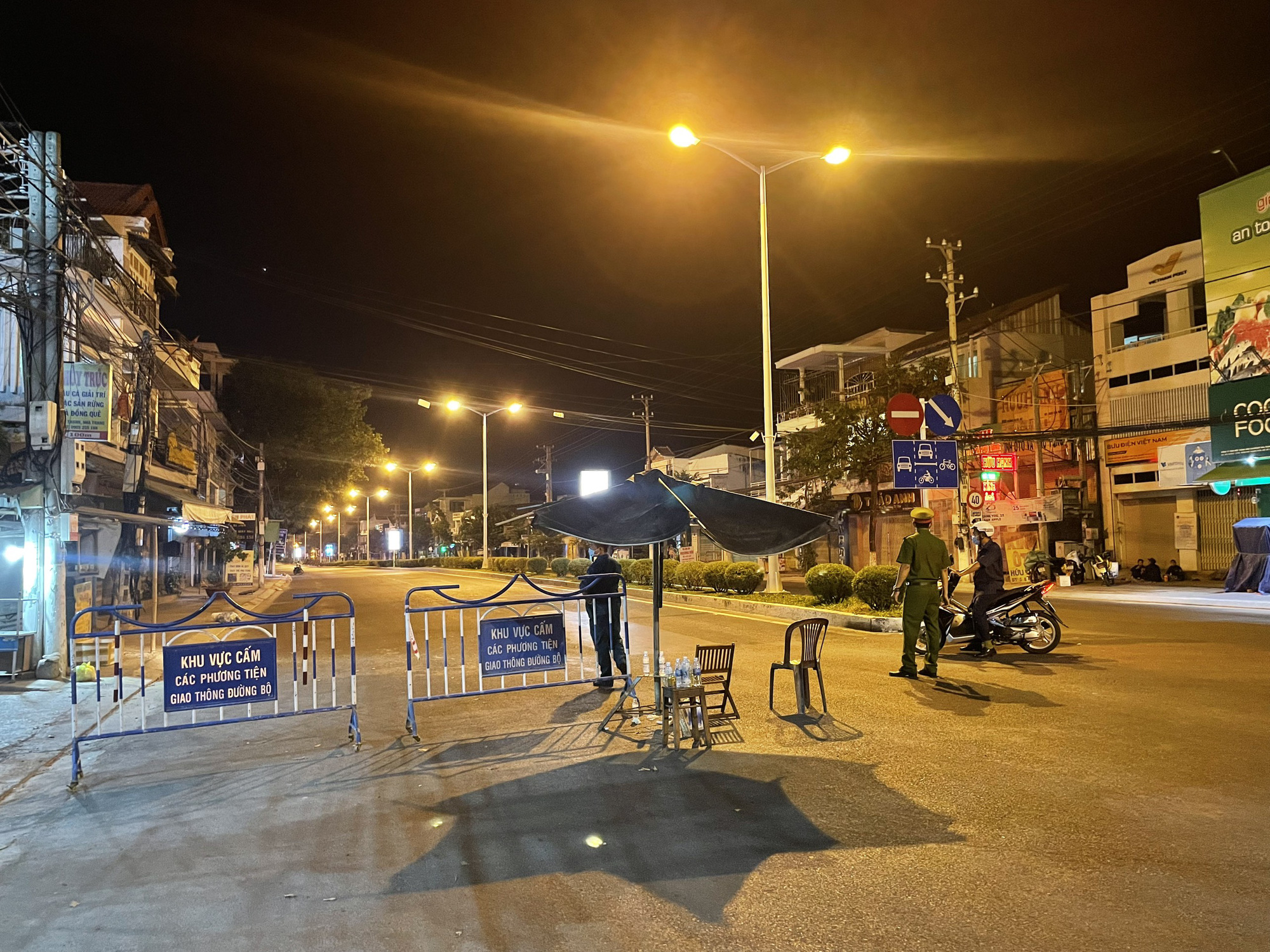 Bắt 2 tên trộm, phát hiện dương tính SARS-CoV-2