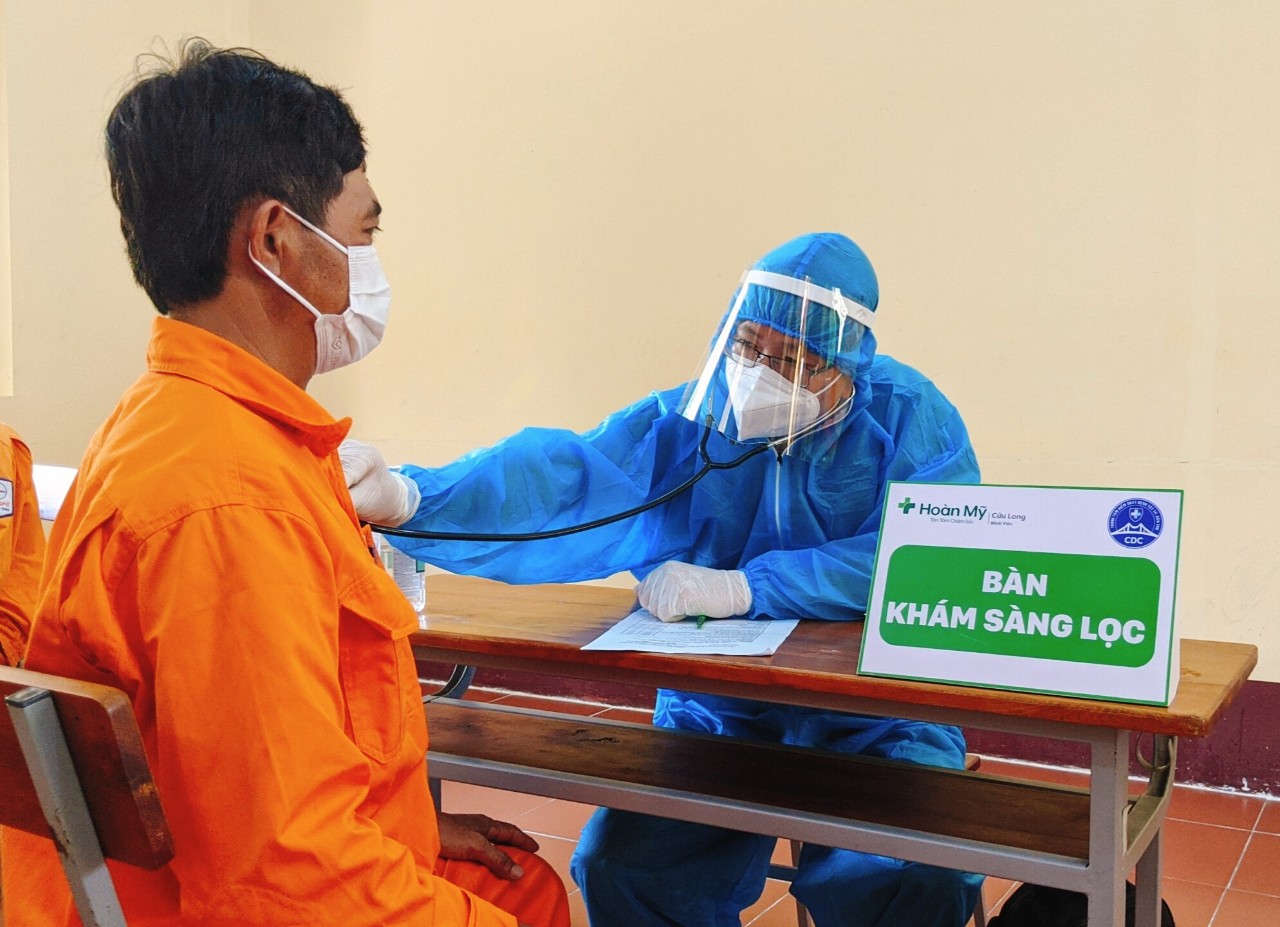 “Biệt đội cấp cứu 916” ở Cần Thơ tham gia tiêm vắc-xin ngừa Covid-19 - Ảnh 10.