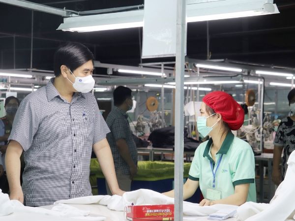 L&atilde;nh đạo tỉnh B&igrave;nh Định n&oacute;i g&igrave; về việc gi&aacute;m đốc sở v&agrave; cục ph&oacute; chơi golf lậu giữa m&ugrave;a dịch? - Ảnh 2.