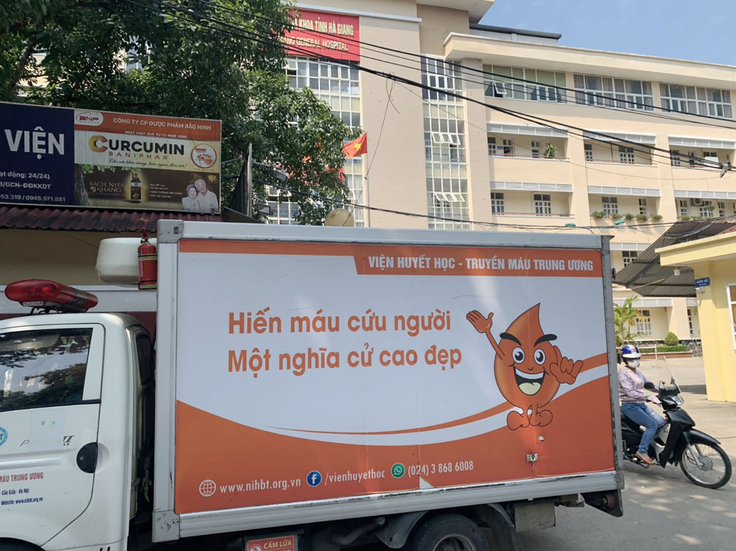 Gần 3.000 đơn vị m&aacute;u l&ecirc;n đường để điều trị cho bệnh nh&acirc;n Covid-19 - Ảnh 8.
