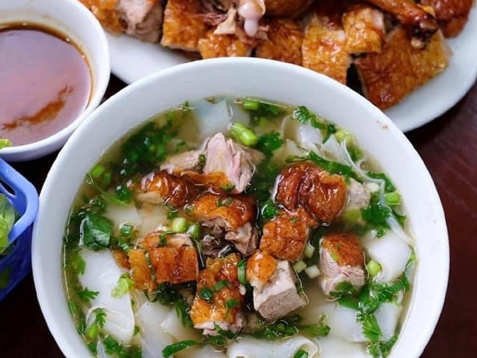 Phở vịt quay xứ Lạng lạ mà ngon