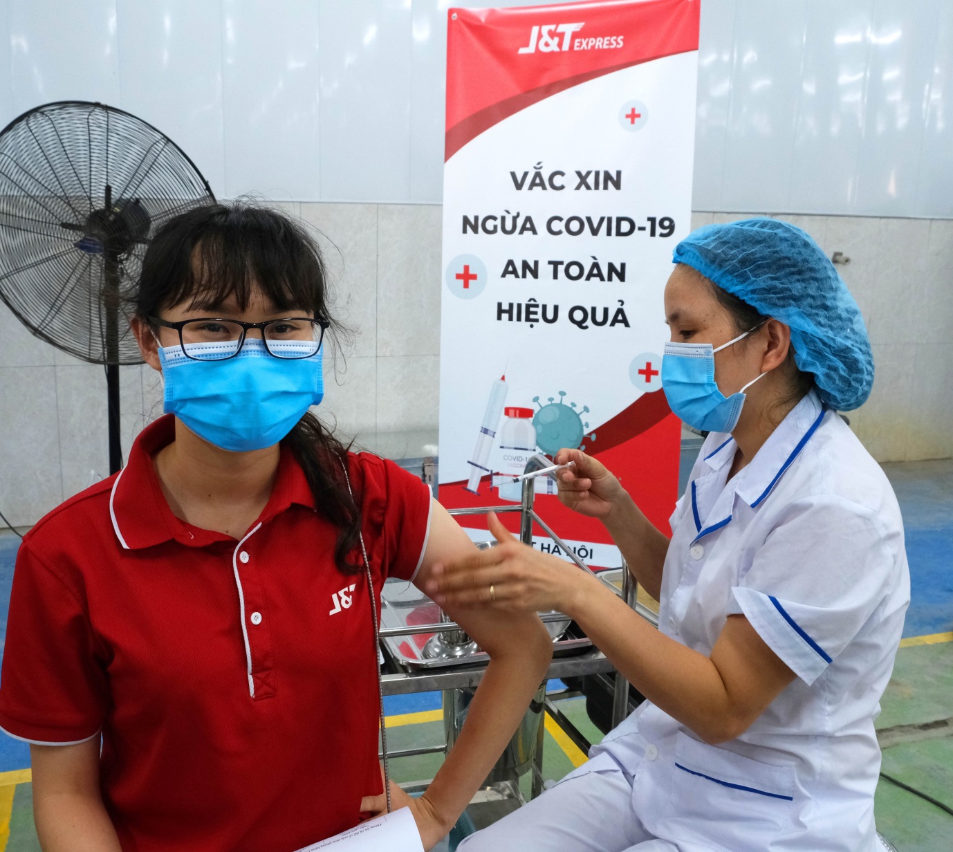 J&T Express x&acirc;y dựng quỹ hỗ trợ người lao động gặp kh&oacute; khăn do Covid-19 - Ảnh 1.