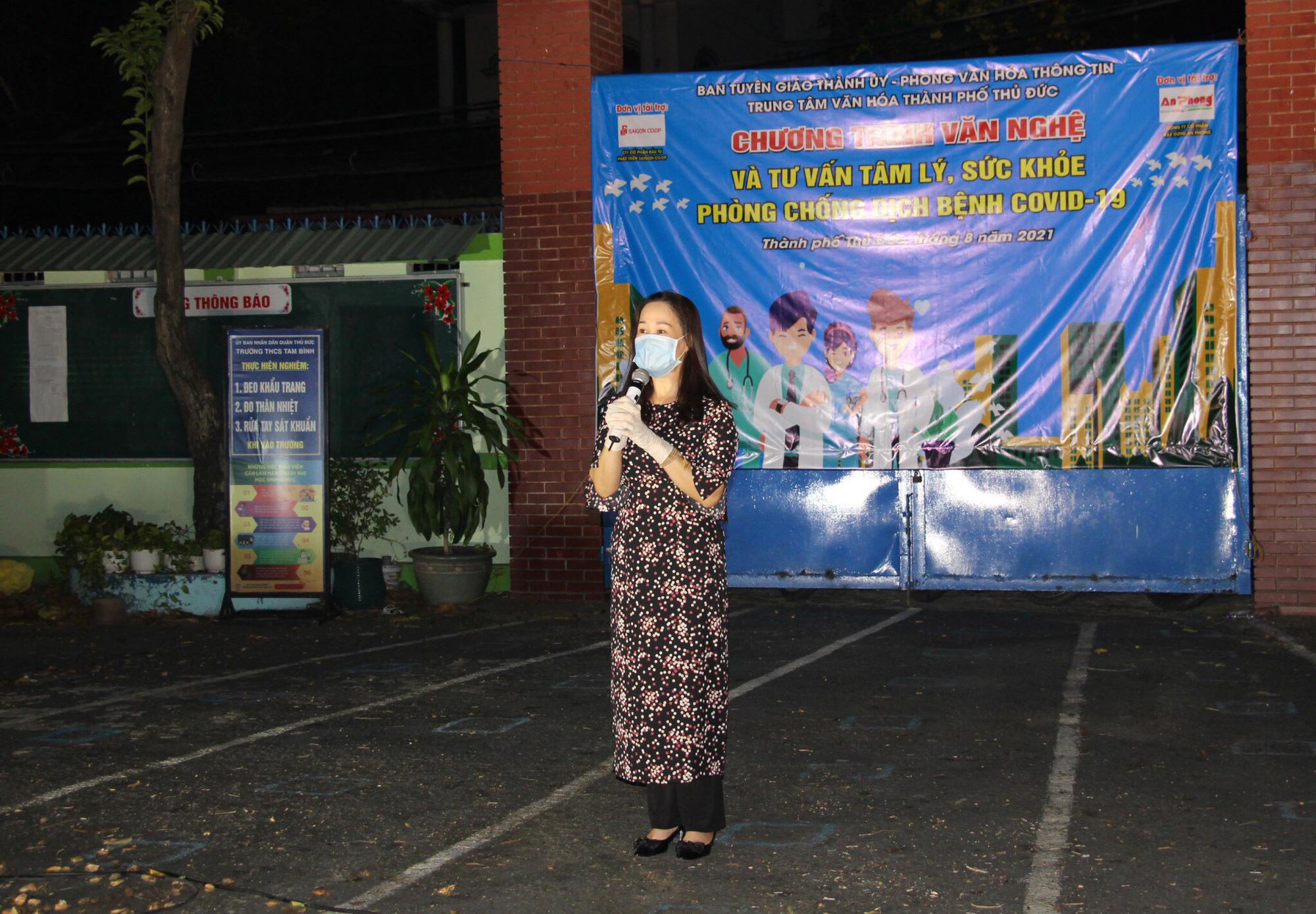 X&uacute;c động đ&ecirc;m văn nghệ Kh&uacute;c ca đồng l&ograve;ng tại bệnh viện d&atilde; chiến ở TP Thủ Đức - Ảnh 5.
